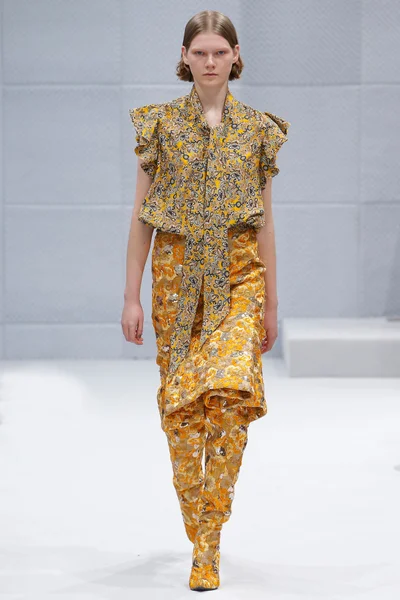 Look 35